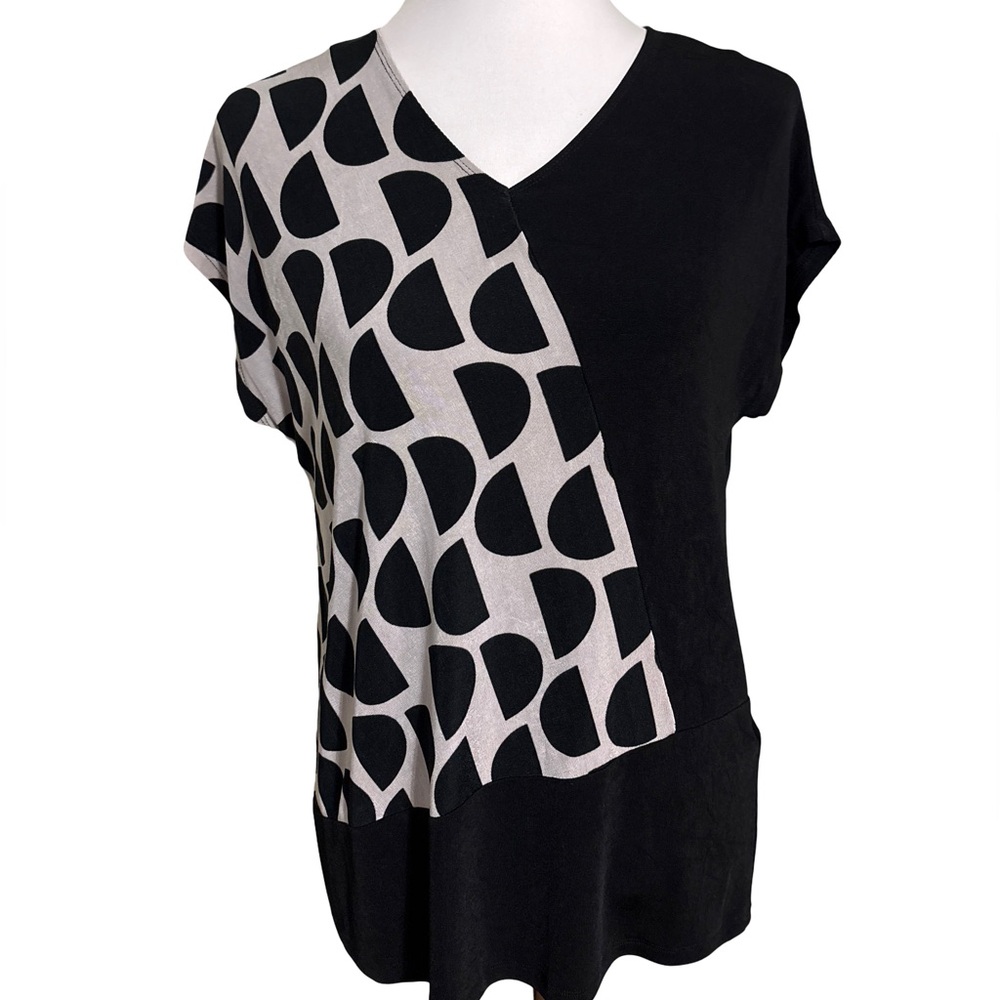 Chico's Travelers Black Cream Geometric Blouse